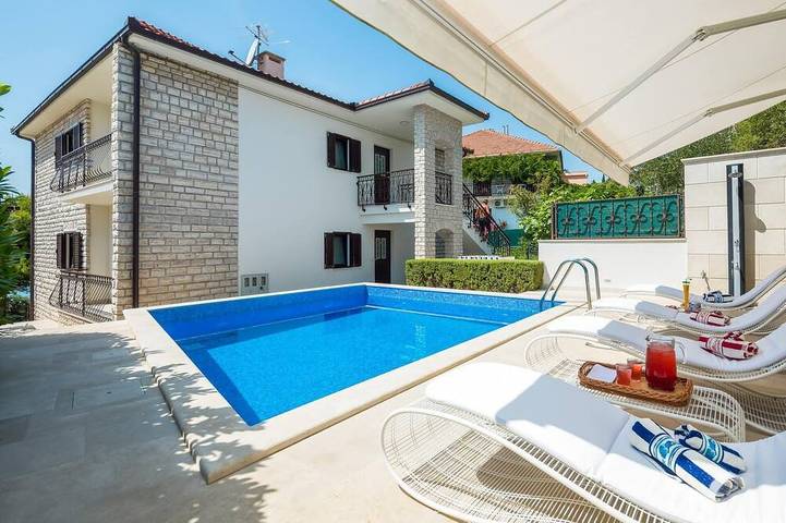 Villa pour 14 personnes, avec jardin - 1