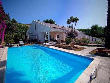 Ferienhaus für 2 Personen, mit Pool und Garten sowie Ausblick, kinderfreundlich in Bari
