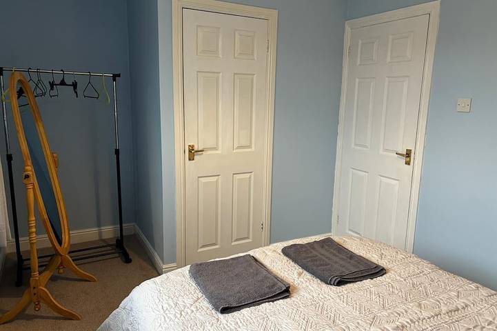 Budget Carlisle Home for 4 | Parking & Garden in Carlisle, Cumbria