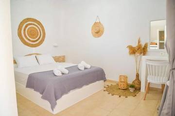 Apartment for 2 People in Milos, Cyclades, Photo 2
