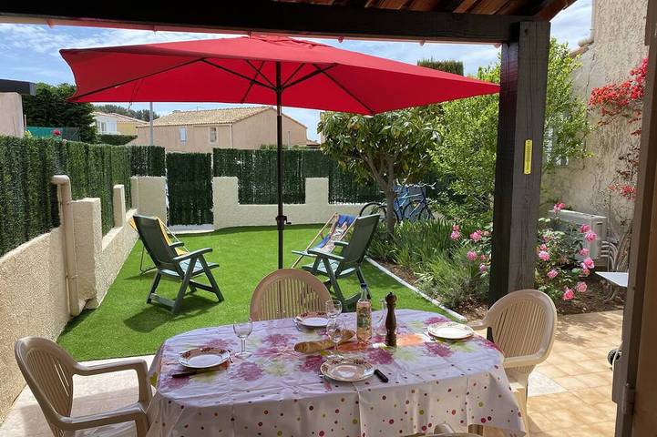 Maison de vacances pour 4 personnes, avec terrasse ainsi que jardin et jacuzzi