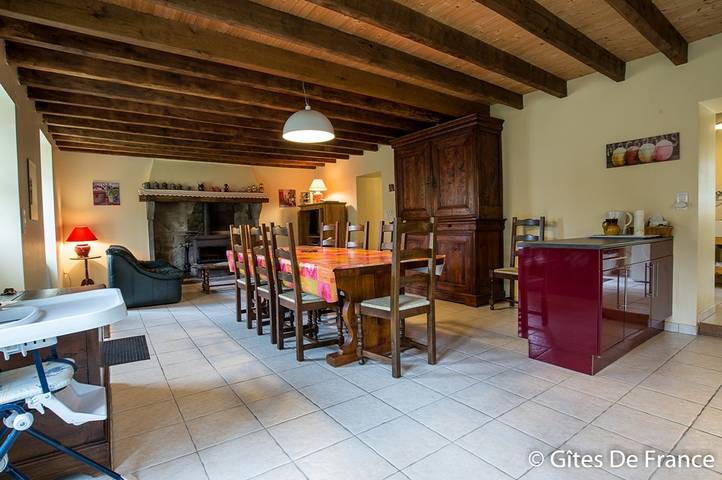 Gîte pour 9 personnes, avec terrasse et jardin à Blot-l'Église - 4