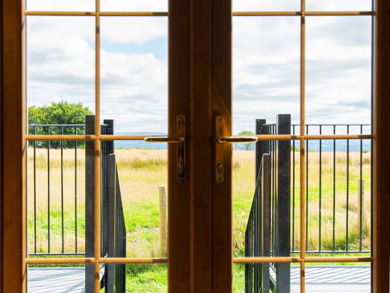 Head For the Hills Glamping - Skylark Shepherd's Hut in Carmarthenshire