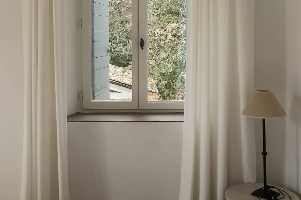 Provencal villa, stylish and quiet location in the beautiful Luberon in Gordes, Parc naturel régional du Luberon