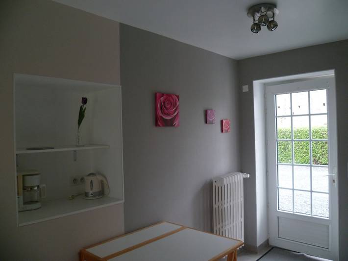 Gîte pour 3 personnes, avec jardin à Saint-Coulomb - 4