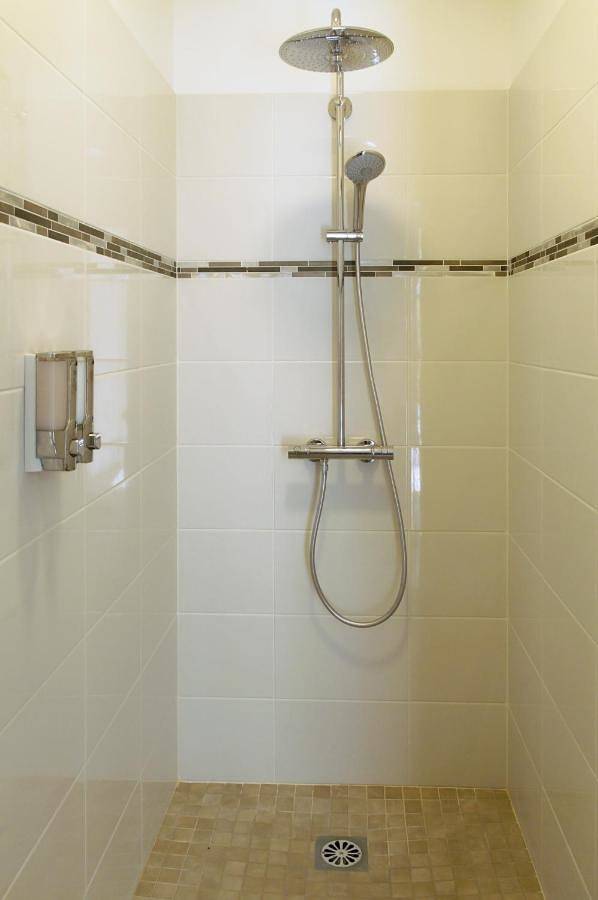 Chambre d’hôte pour 6 personnes, avec piscine et jacuzzi ainsi que jardin et sauna en Charente-Maritime - 2