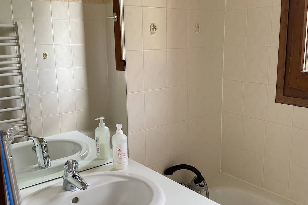 Appartamento intero, App. T2 + ski-in ski-out cabin-near Ts Carrets and Legette and the resort center in Les Saisies, Albertville e dintorni