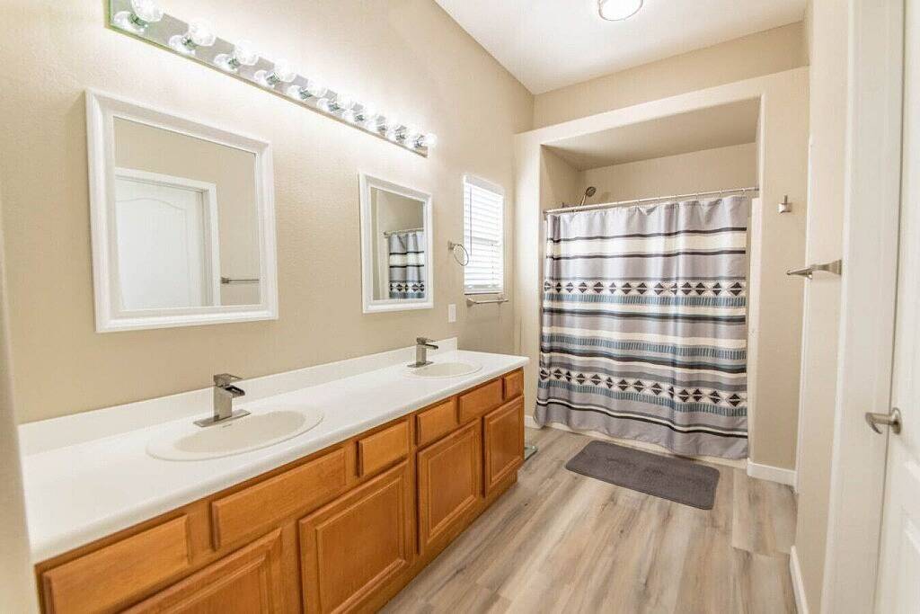 Gorgeous Las Vegas home with Rv parking in North Las Vegas, Nevada