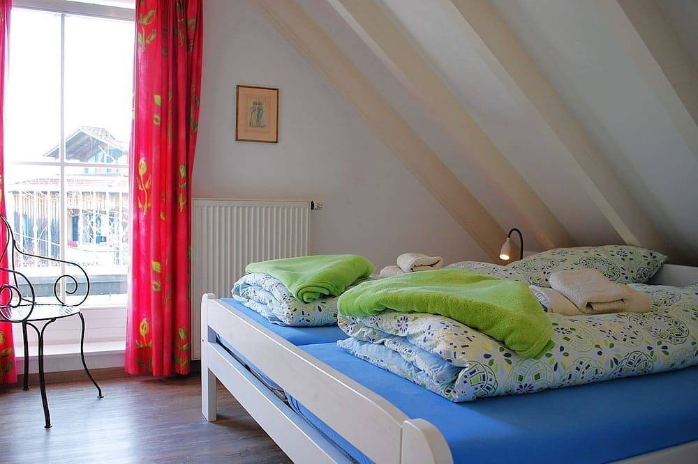 Ganze Wohnung, Waltraud - Waltraud: Helle Wohnung im Dachgeschoss, mit Fahrstuhl erreichbar in Bad Schachen, Lindau
