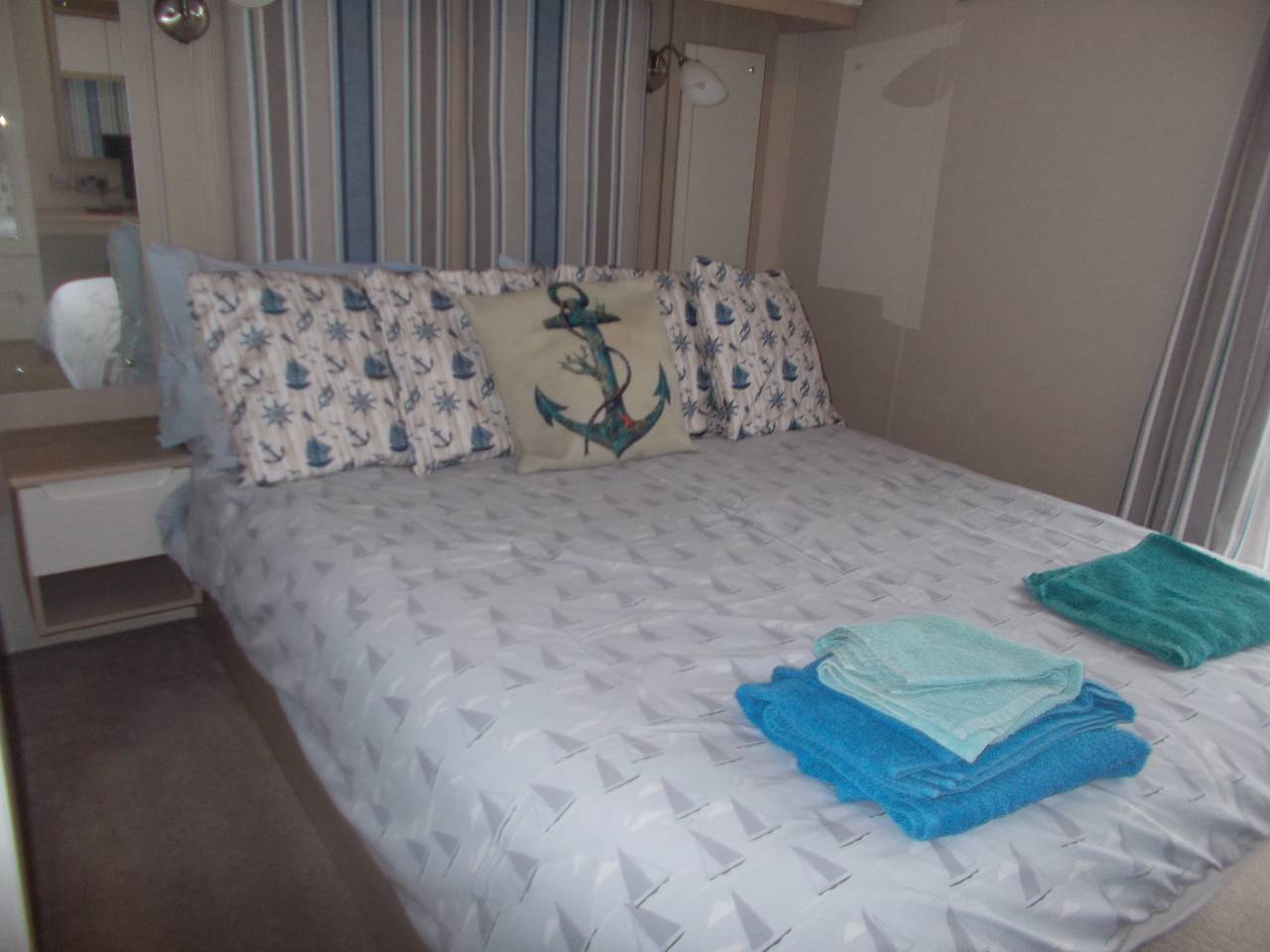 3 Bed Caravan - Sleeps 8 - Wifi - Parking in Towyn, Conwy region