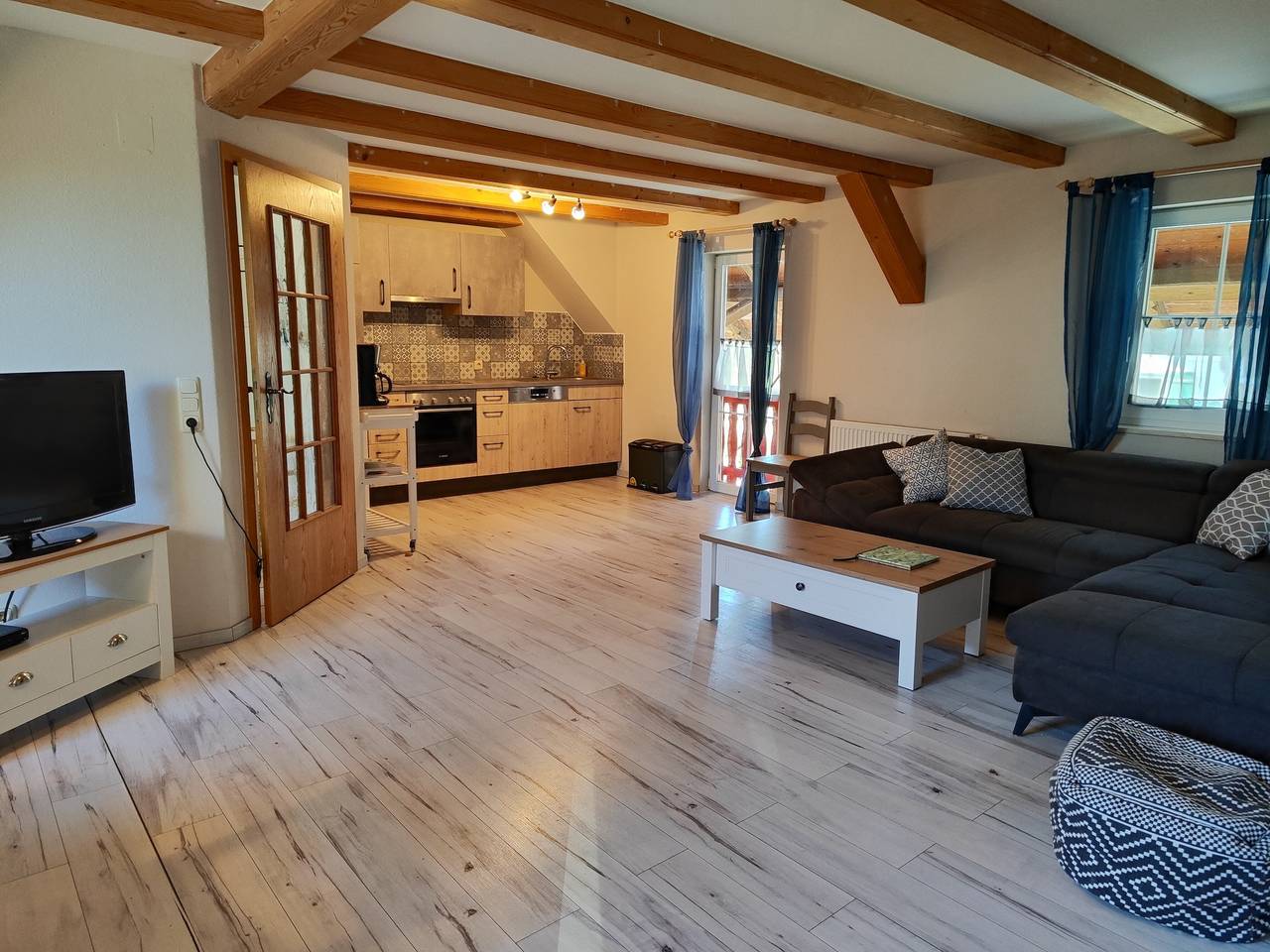 Entire apartment, Apartment "Heuboden" with Shared Garden and Wi-Fi in Amtzell, Region Bodensee-Oberschwaben