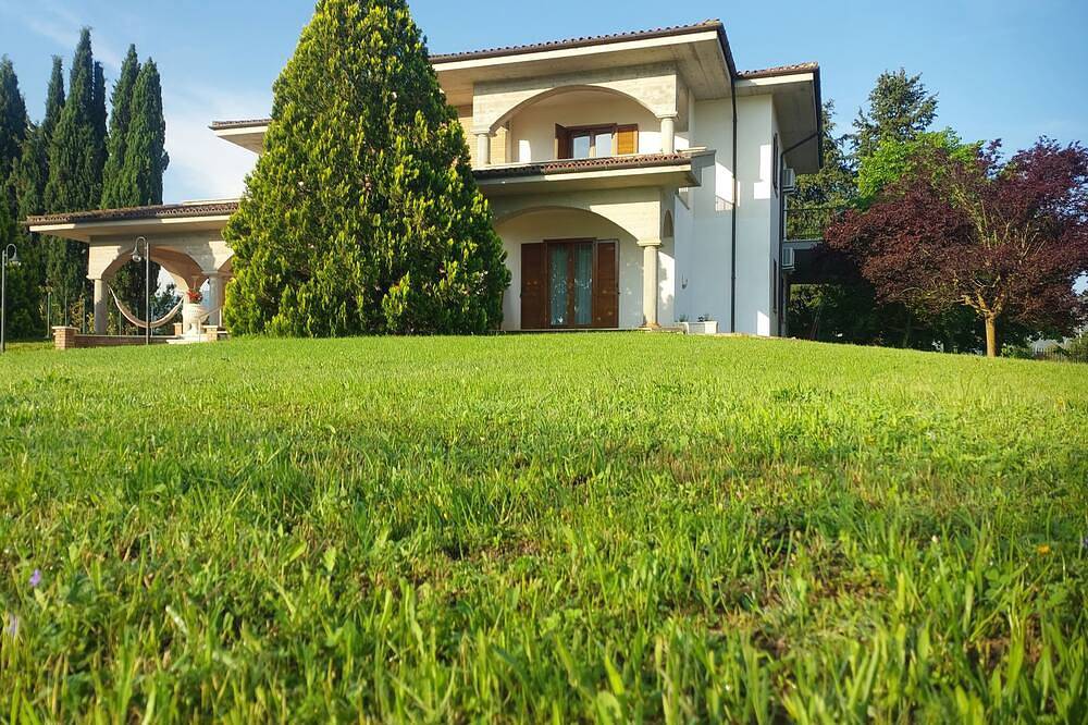 𝓛𝓪 𝓥𝓲𝓵𝓵𝓪 𝓭𝓮𝓲 𝓣𝓪𝓻𝓽𝓾𝓯𝓲 in Corfinio, L'Aquila Province