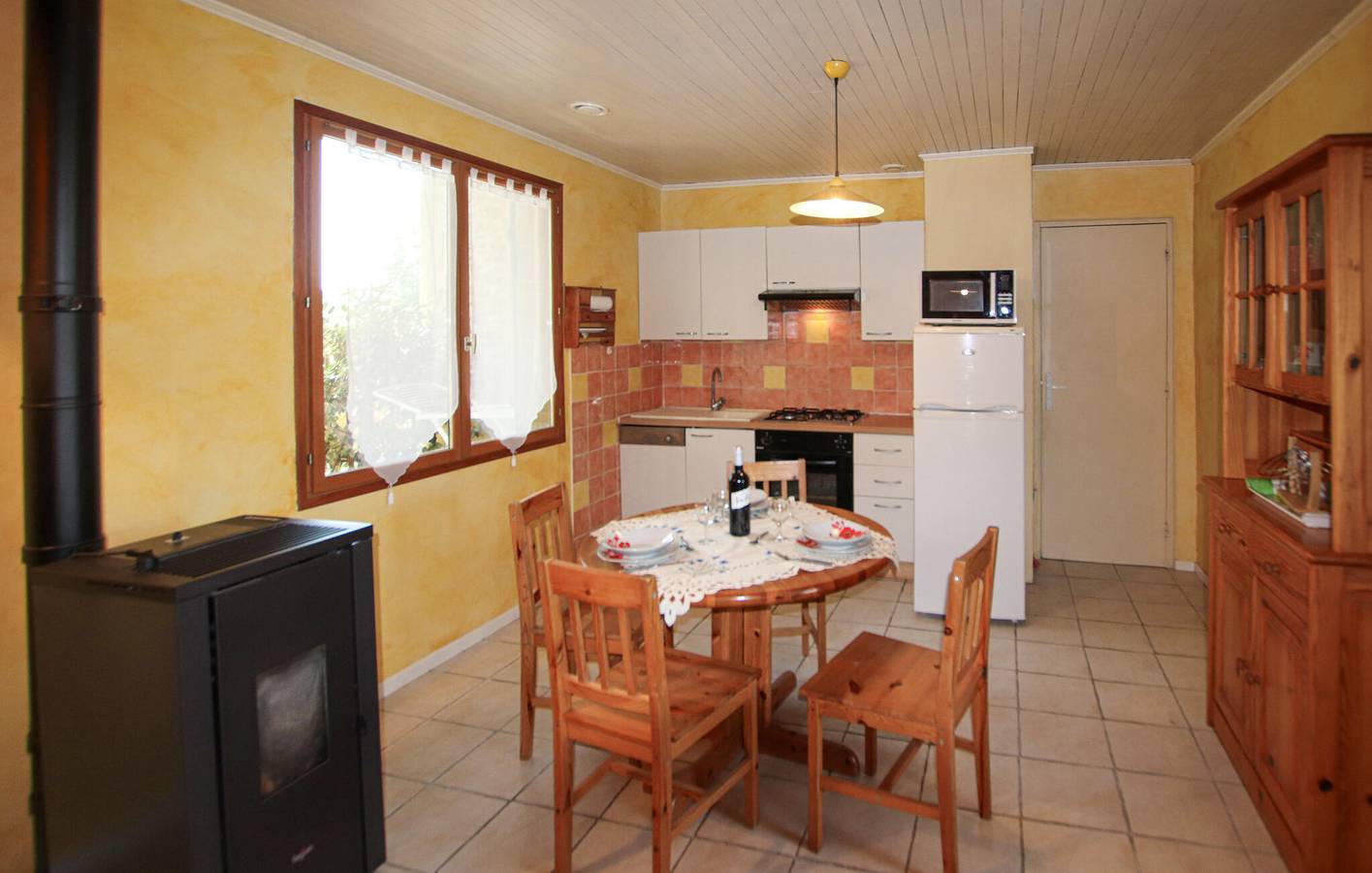 Apartamento moderno con piscina, WiFi y aparcamiento a 1,5 km de Saint-Martin-d'Août in Saint-Martin-d'Août, Región de Valence