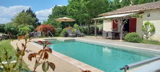 Gîte pour 6 personnes, avec piscine ainsi que jardin et terrasse à Razac-de-Saussignac