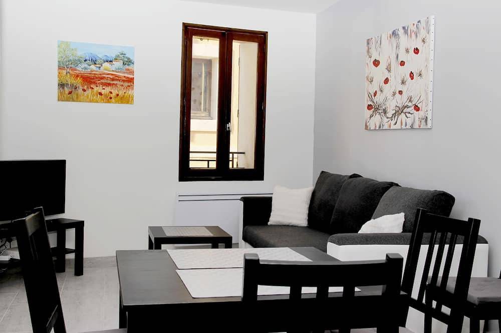 Appartement entier, Gîte les coquelicots<br>Classé 2* Duplex Climatisé in L'Isle-sur-la-Sorgue, Vaucluse