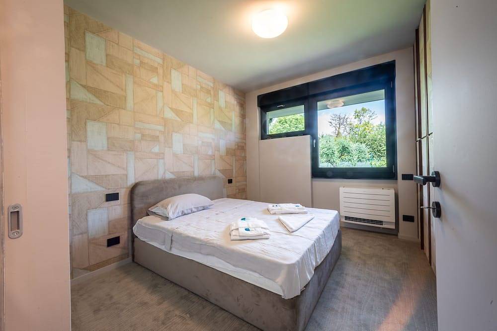Villa Roccolo luxury retreat overlooking the Garda Lake in Bardolino, Montagnes autour du lac de Garde