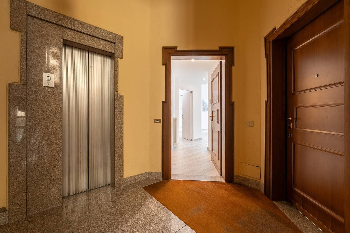 Hel lejlighed, Ferielejlighed for 6 personer med balkon in Como, Comosøen