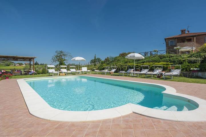 Glamping per 10 persone, con terrazza e giardino, con animali domestici in Lago Trasimeno