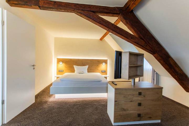 Hotel voor 2 personen, with tuin and uitzicht as well as terras, met huisdier in Esslingen