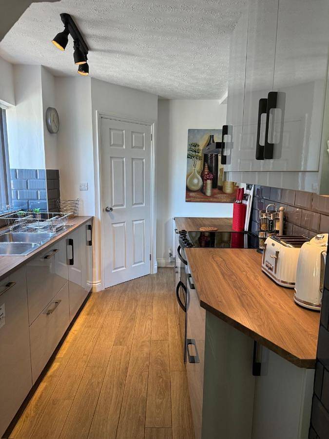 Three-Bedroom House in Hereford, Herefordshire