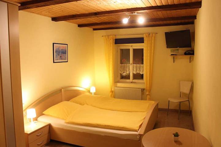 Ferienwohnung für 2 Personen, mit Garten und Sauna in Egloffstein