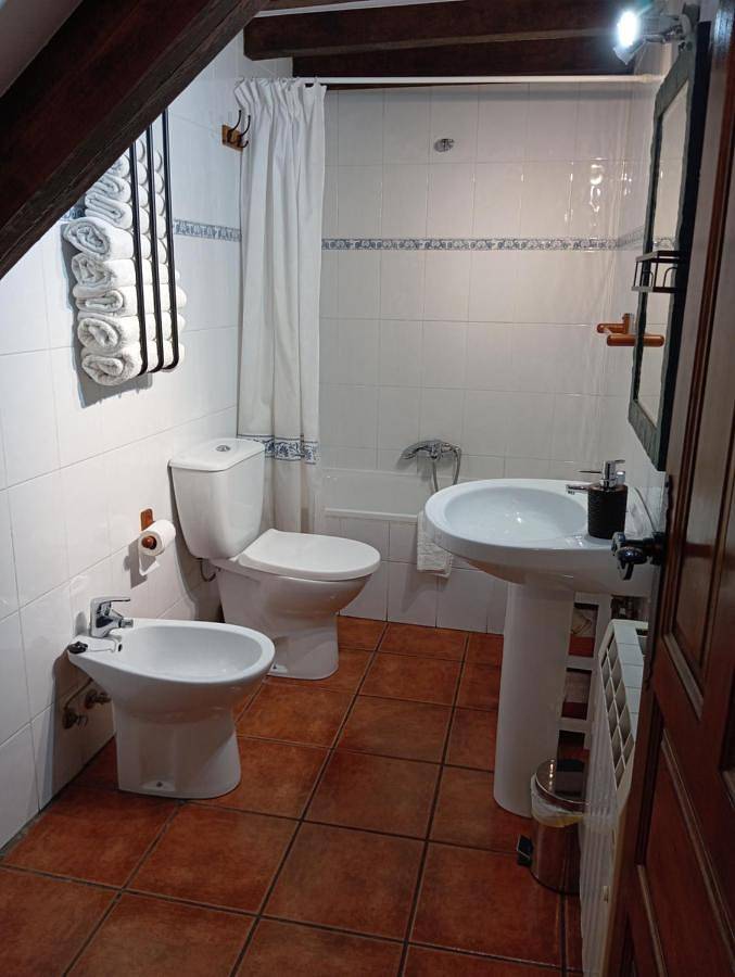 Casa rural para 6 personas, con jardín y vistas, Se admiten mascotas en Liébana - 2