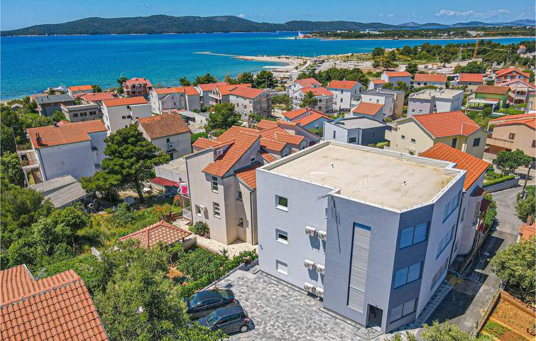 Ferienwohnung für 4 Personen, mit Garten in Sibenik - 2