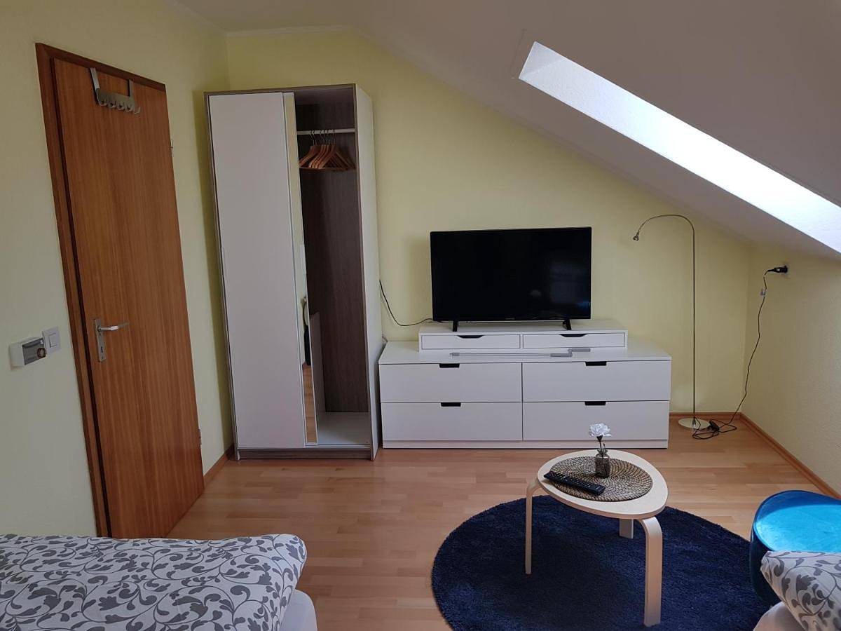 Cały apartament wypoczynkowy, Double Room with Shared Bathroom in Karlsruhe, Równina Renu