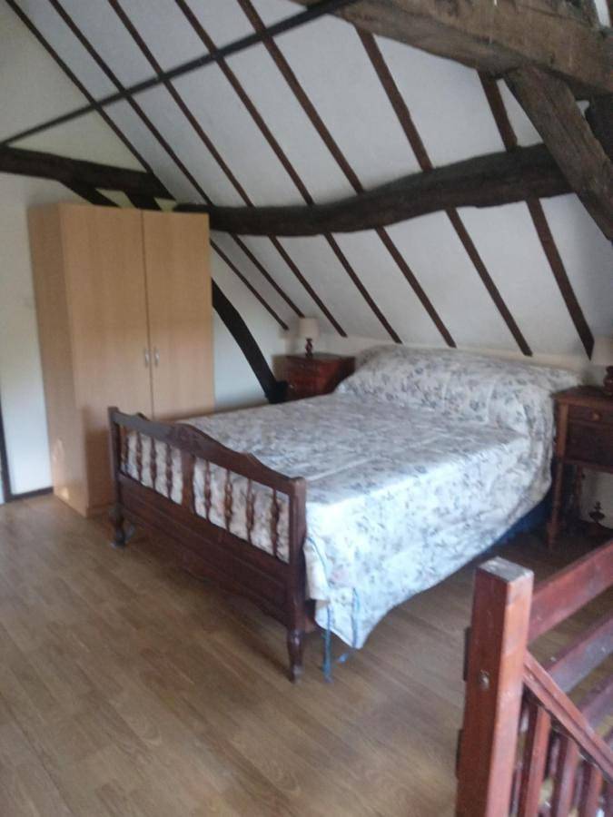 Location de vacances pour 2 personnes, avec vue et piscine à Allonnes - 4