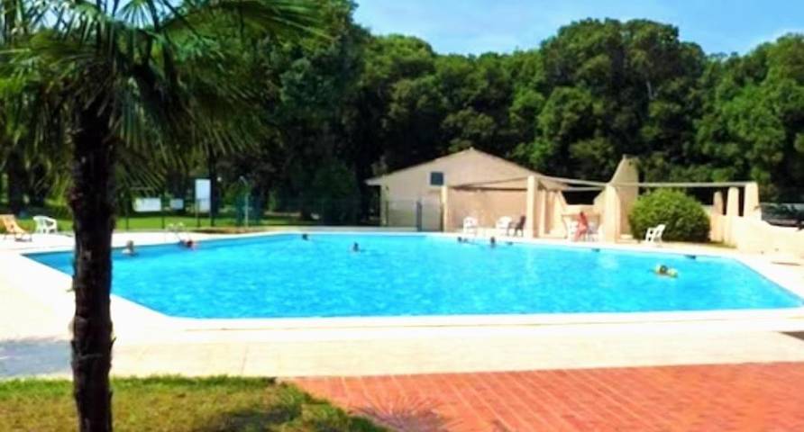 Location de vacances pour 4 personnes, avec jardin ainsi que piscine et terrasse dans Port de Taverna - 2