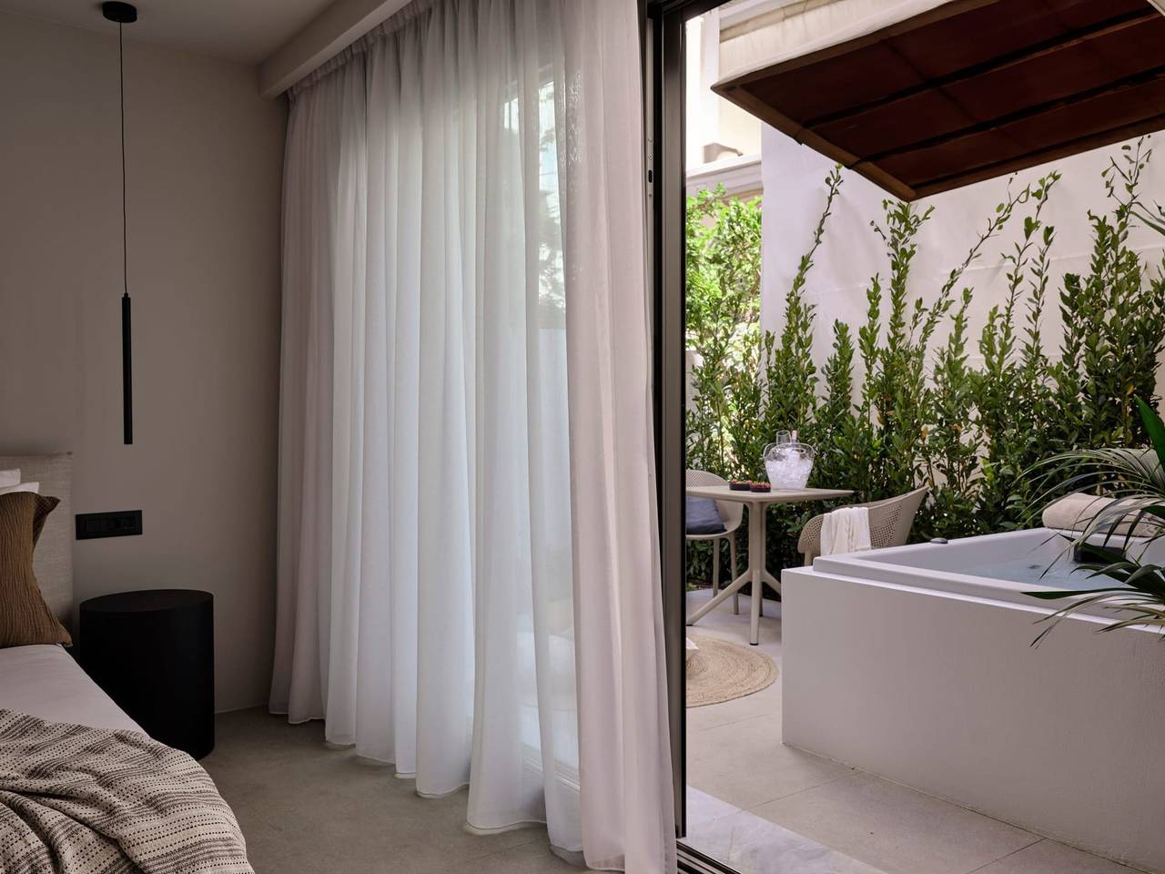 Lavish Athens Suite | Kallithea Suite | 1 Bedroom | Private Furnished Balcony or Terrace | Private Outdoor Jacuzzi | Prime Location | Chalandri in North section of Athens, Athens