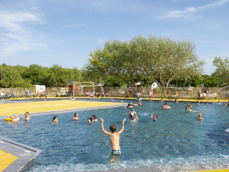 Camping les Chardons Bleus de la Turballe - Mobilhome 6 personnes - Comfort | 3 Ch. | 6 Pers. | Terrasse surélevée | Clim. in La Turballe, Côte d'Amour