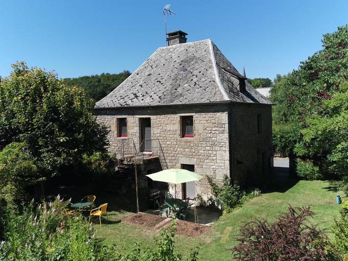 Gîte pour 4 personnes, avec jardin à Davignac