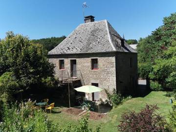 Gîte pour 4 personnes, avec jardin à Davignac