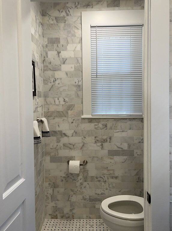 Quiet Central, Historic Farmhouse, Bed & Breakfast Suite - Suite 2 (New!) in Maryland