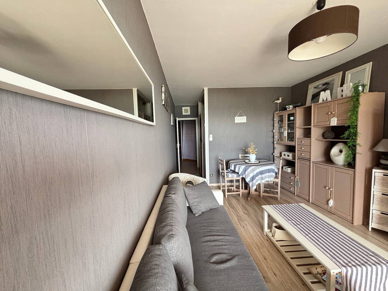 Entire studio, Studio with sea-view balcony in Les Sables-d'Olonne in Les Sables-d'Olonne, Vendée