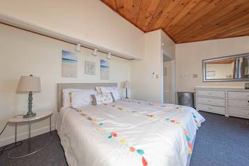 Loft for 8 Guests in Newbury, Merrimack Valley, Picture 2