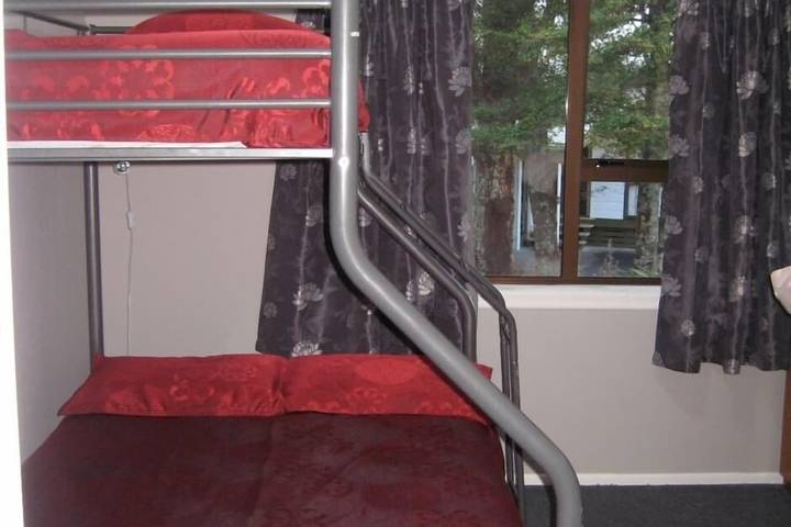 Holiday home for 16 people, with terrace in Ohakune