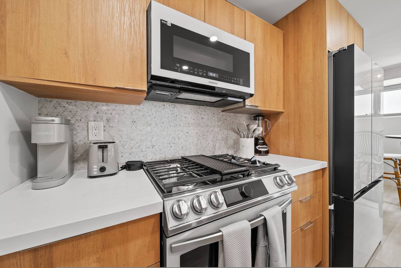 Ganze Wohnung, Paritial Ocean View 2 Bdrm w/Parking, Kitchen, Ac in Waikiki Beach, Honolulu