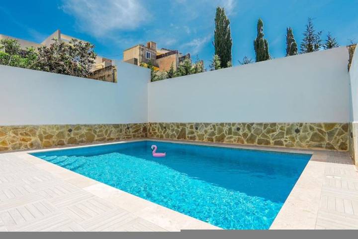 Ferienwohnung für 4 Personen, mit Garten und Pool