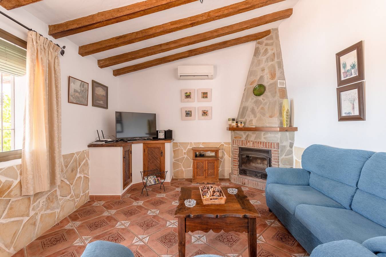 Gemütliches Ferienhaus "La Monticana " mit Meerblick, Wlan, Klimaanlage, Pool & Terrasse in Frigiliana, Costa del Sol