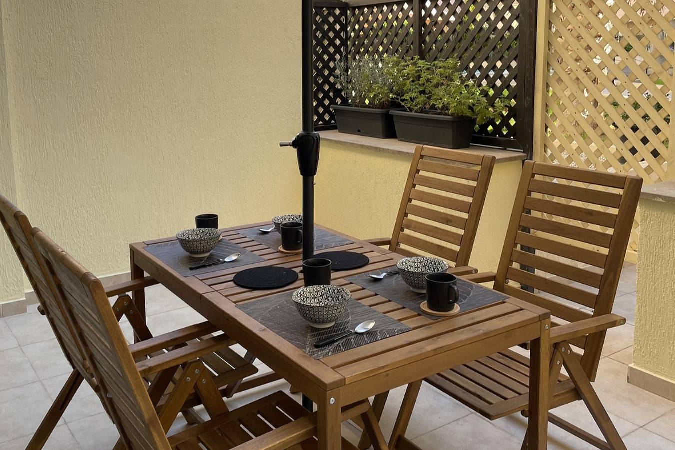 Ganze Ferienwohnung, 2 Bed Townhouse Sleeps 4 - Pool - Patio & Balcony in Paphos, Südzypern