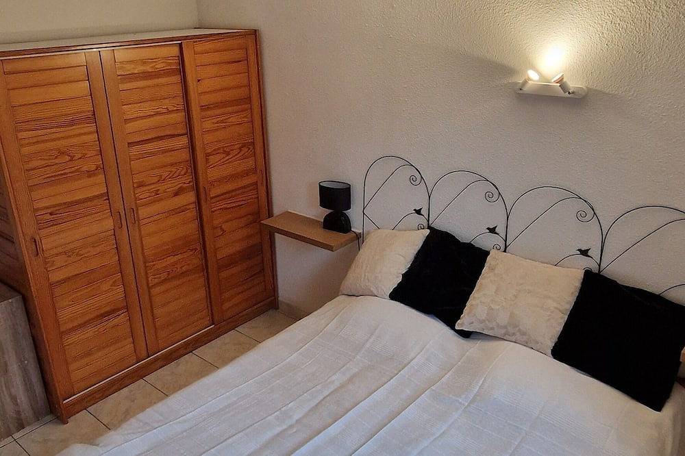Gruissan Family home, 2 to 6 people - 3 bedrooms and 2 bathrooms. in Gruissan (Ville), Gruissan