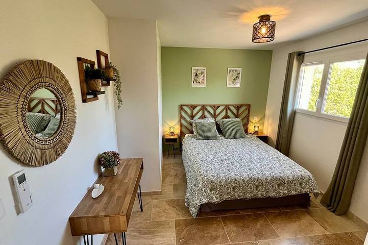 Gîte pour 3 personnes, avec balcon et piscine à Sanilhac-Sagriès - 2