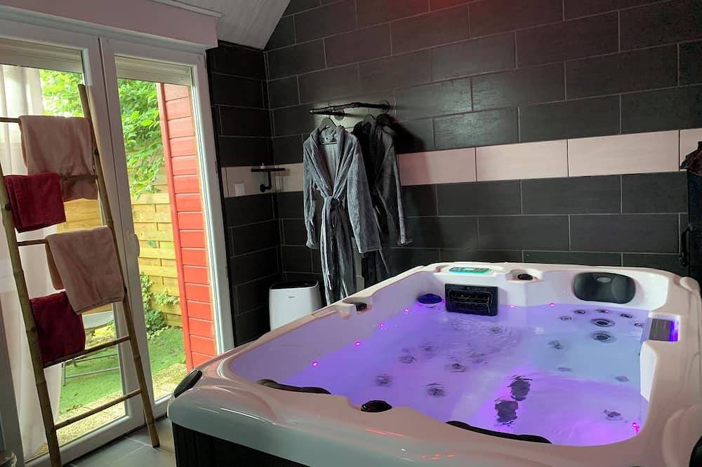 Maison avec spa pour vacances détente à 2 in Licques, Région de Calais