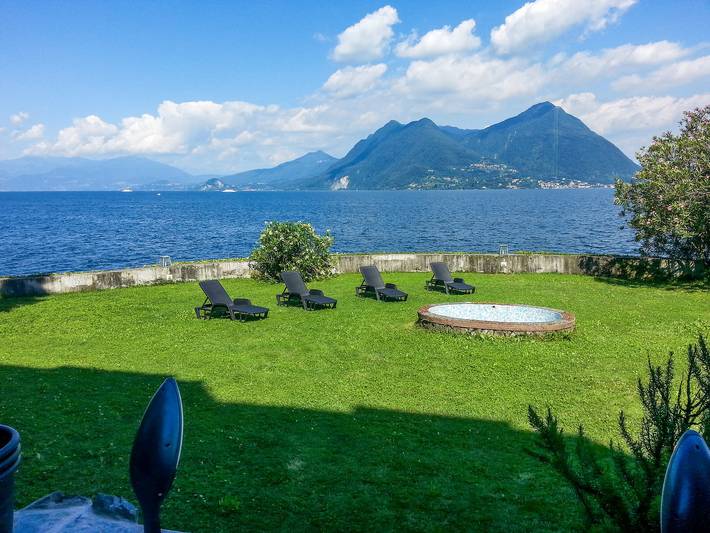 Ferienwohnung für 4 Personen, mit Terrasse und Garten sowie Seeblick und Ausblick in Comune di Verbania