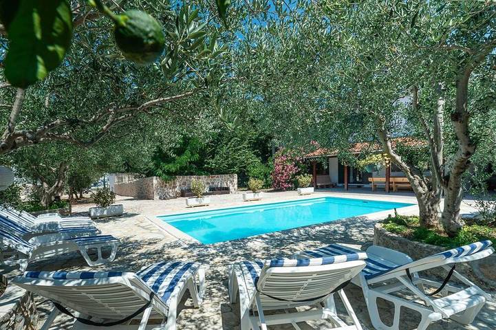 Ferienhaus für 12 Personen, mit Haustier in Bibinje