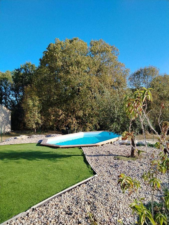 Location de vacances pour 4 personnes, avec piscine à Flaugnac