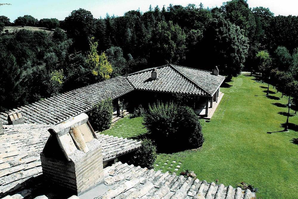 Private, 50-acre estate in Tiber Valley. Fully gated. in Magliano Sabina, Rieti Provinz