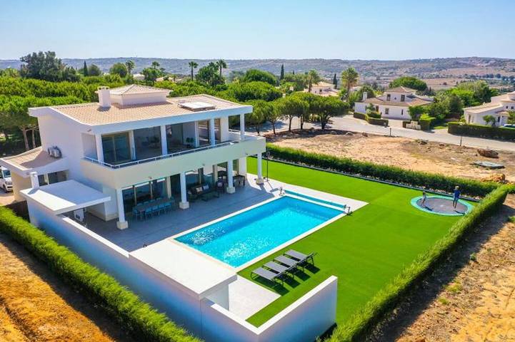 Villa für 6 Personen, mit Pool - 1